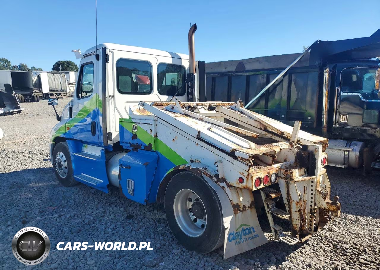 2017 Freightliner Cascadia 1 - Semi Truck VIN:1FVAGDBG0HLJE1484 - 2