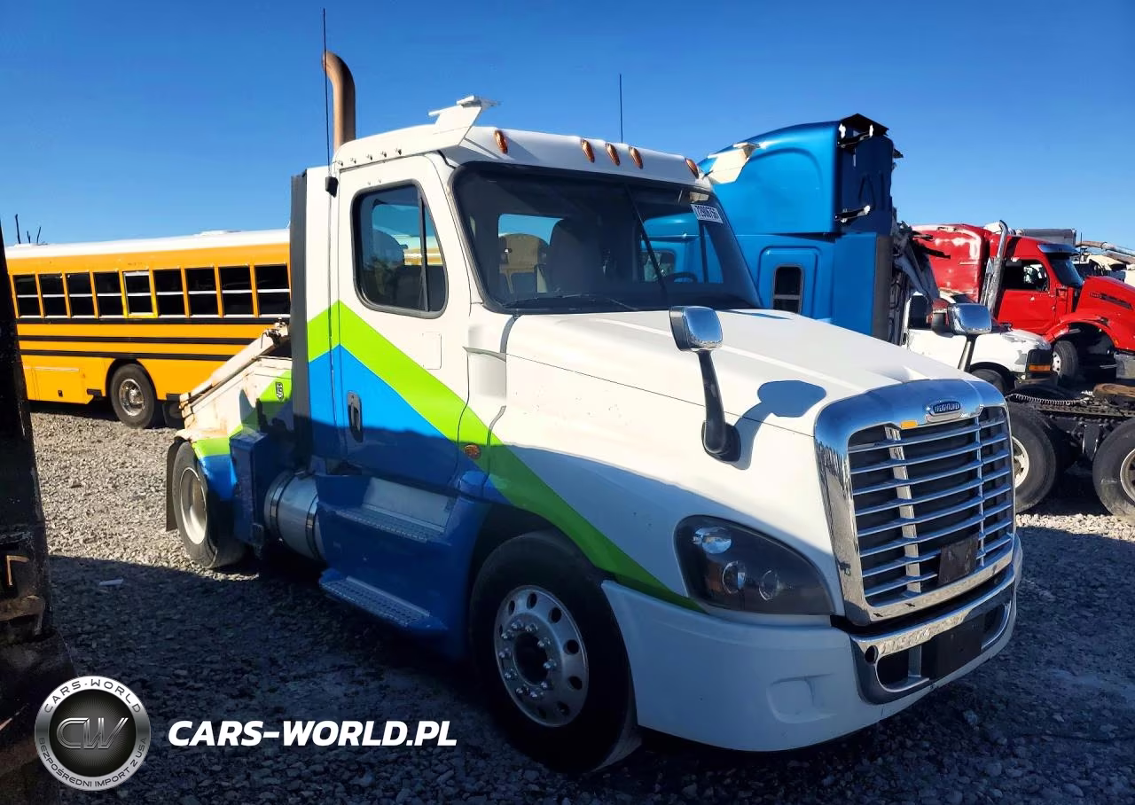 2017 Freightliner Cascadia 1 - Semi Truck VIN:1FVAGDBG0HLJE1484 - 4