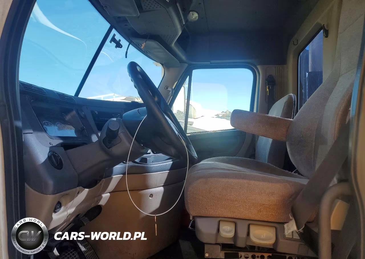 2017 Freightliner Cascadia Toter Truck VIN:1FVAGDBG7HLJE1482 - 7