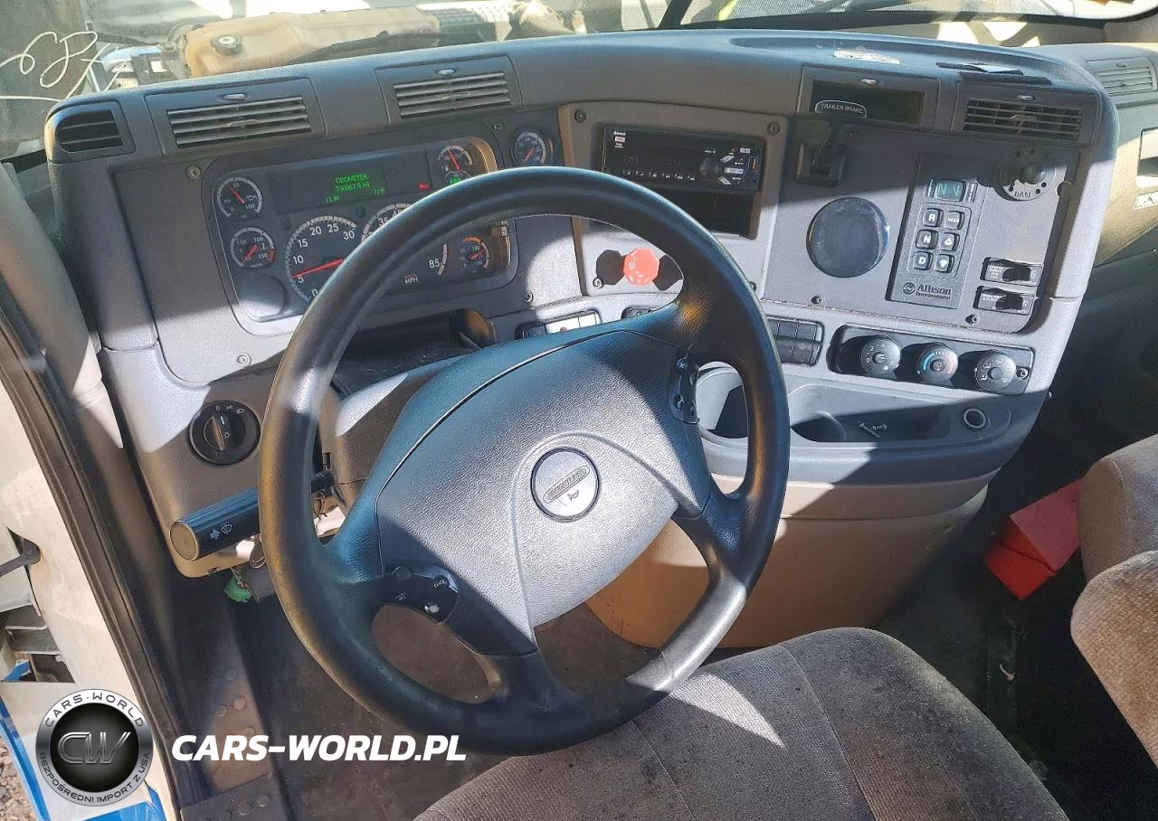 2017 Freightliner Cascadia Toter Truck VIN:1FVAGDBG7HLJE1482 - 8