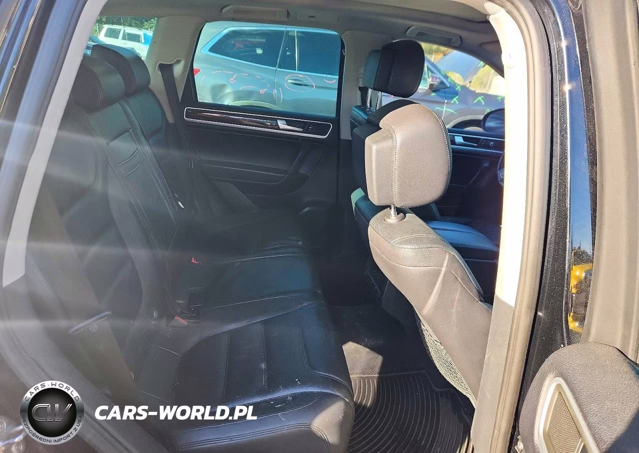 2013 Volkswagen Touareg V6 Tdi VIN:WVGEP9BPXDD003241 - 11