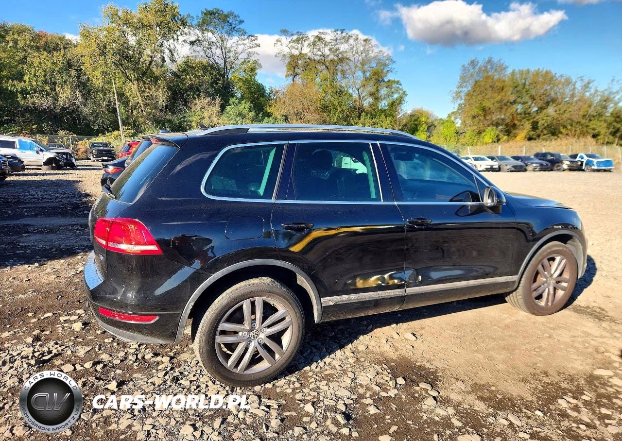 2013 Volkswagen Touareg V6 Tdi VIN:WVGEP9BPXDD003241 - 3