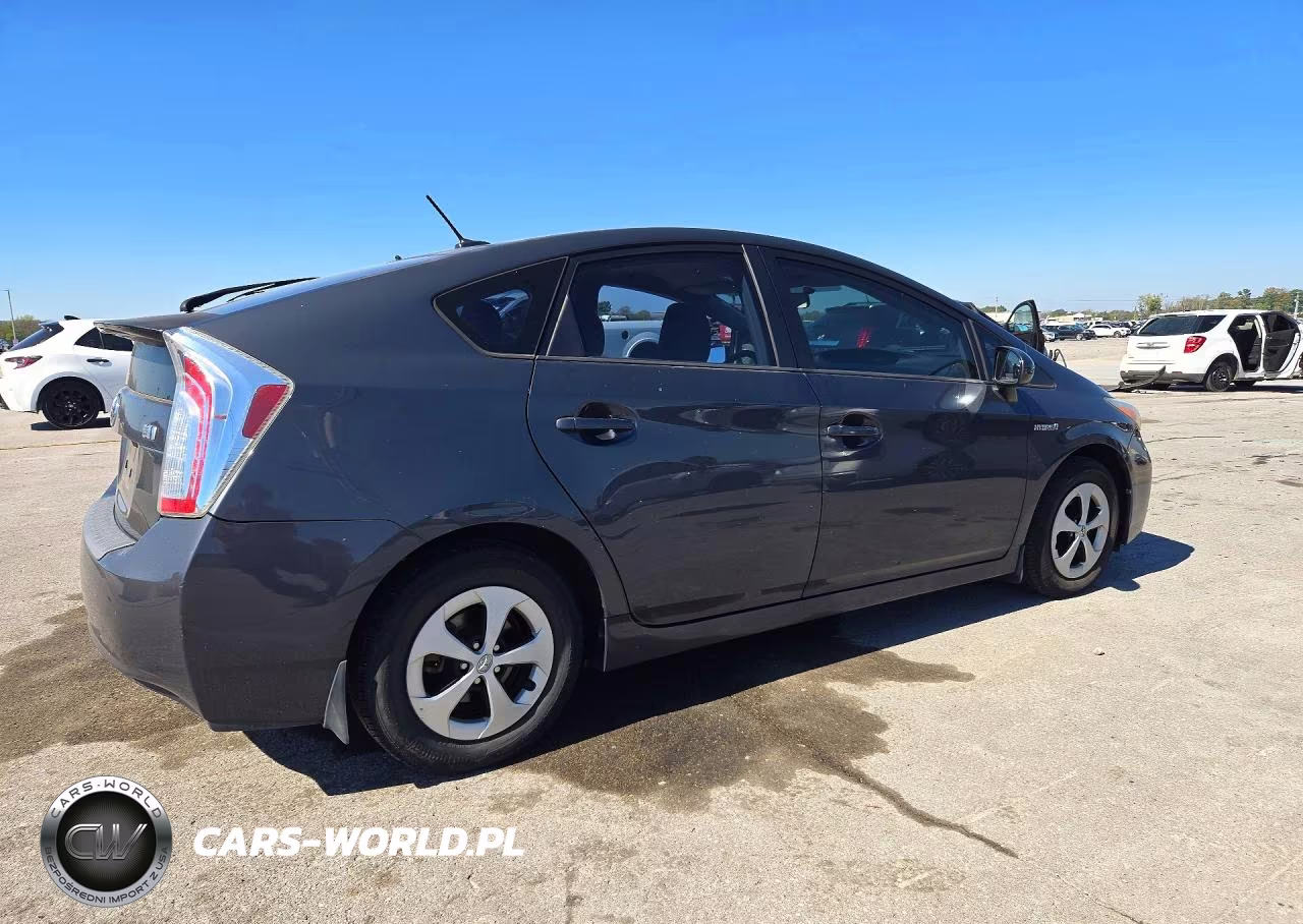 2012 Toyota Prius Three VIN:JTDKN3DU9C5408996 - 3