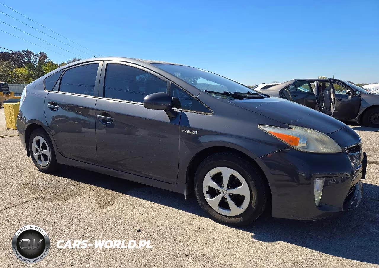 2012 Toyota Prius Three VIN:JTDKN3DU9C5408996 - 4