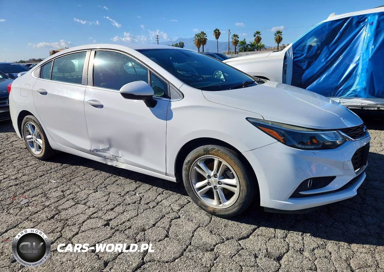 2017 Chevrolet Cruze Lt VIN:1G1BE5SMXH7250641 - 4