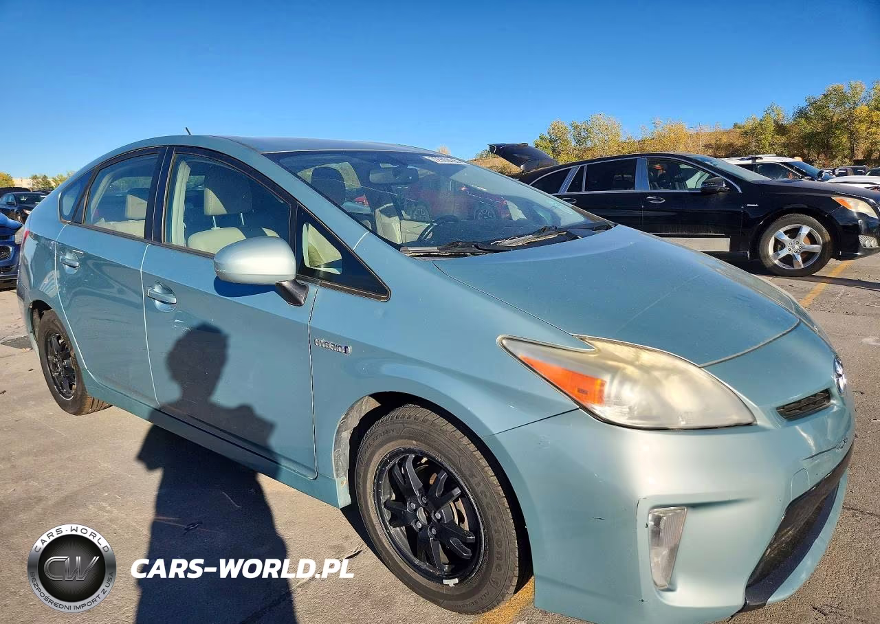 2012 Toyota Prius Four VIN:JTDKN3DU5C5383143 - 4