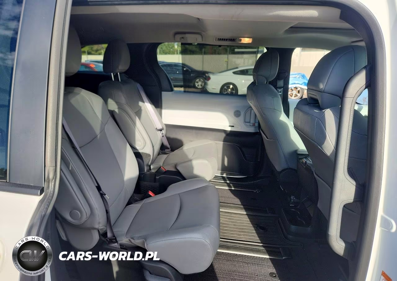 2025 Toyota Sienna Xle 7-Passenger VIN:5TDJSKFC3SS173748 - 11