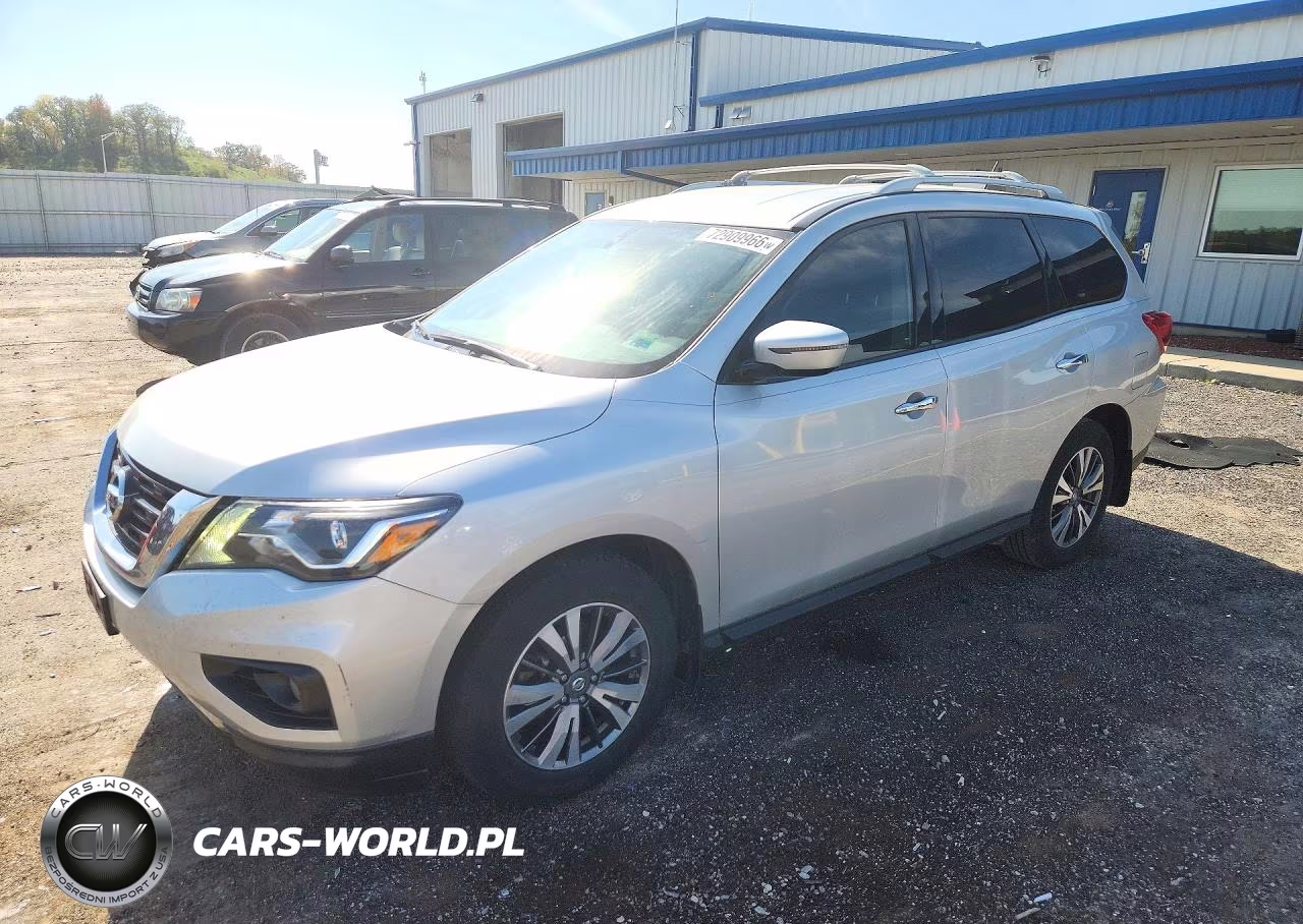 2017 Nissan Pathfinder Sv