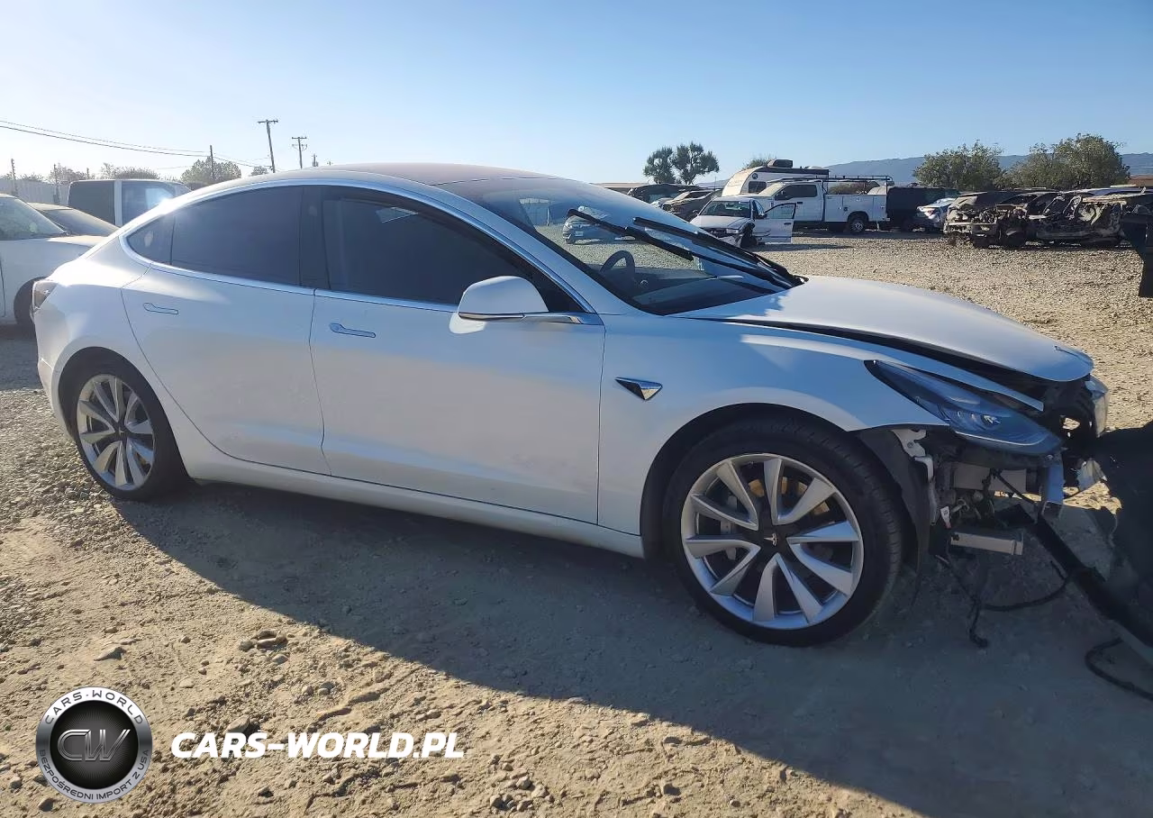 2018 Tesla Model 3 VIN:5YJ3E1EB0JF146626 - 4