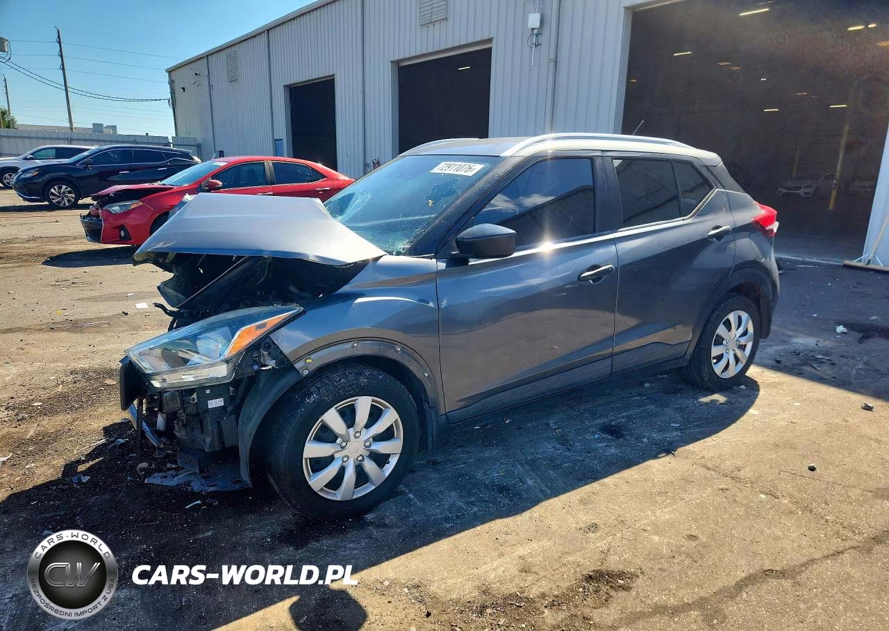 2019 Nissan Kicks S VIN:3N1CP5CU4KL560097 - 1