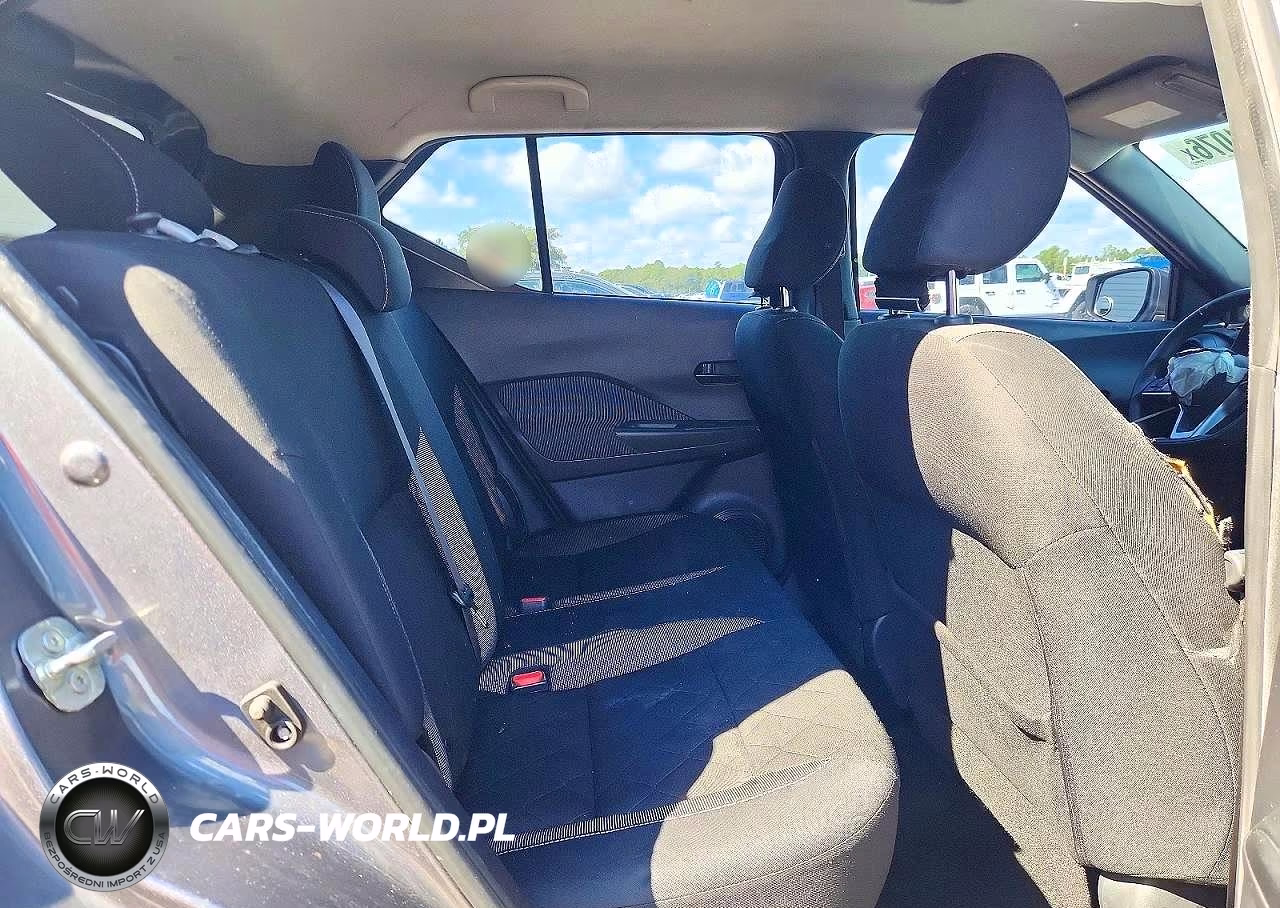 2019 Nissan Kicks S VIN:3N1CP5CU4KL560097 - 11
