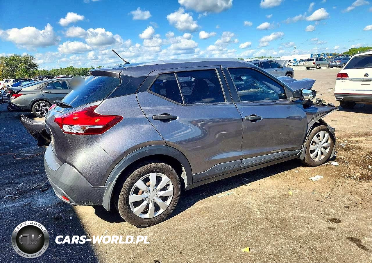 2019 Nissan Kicks S VIN:3N1CP5CU4KL560097 - 3