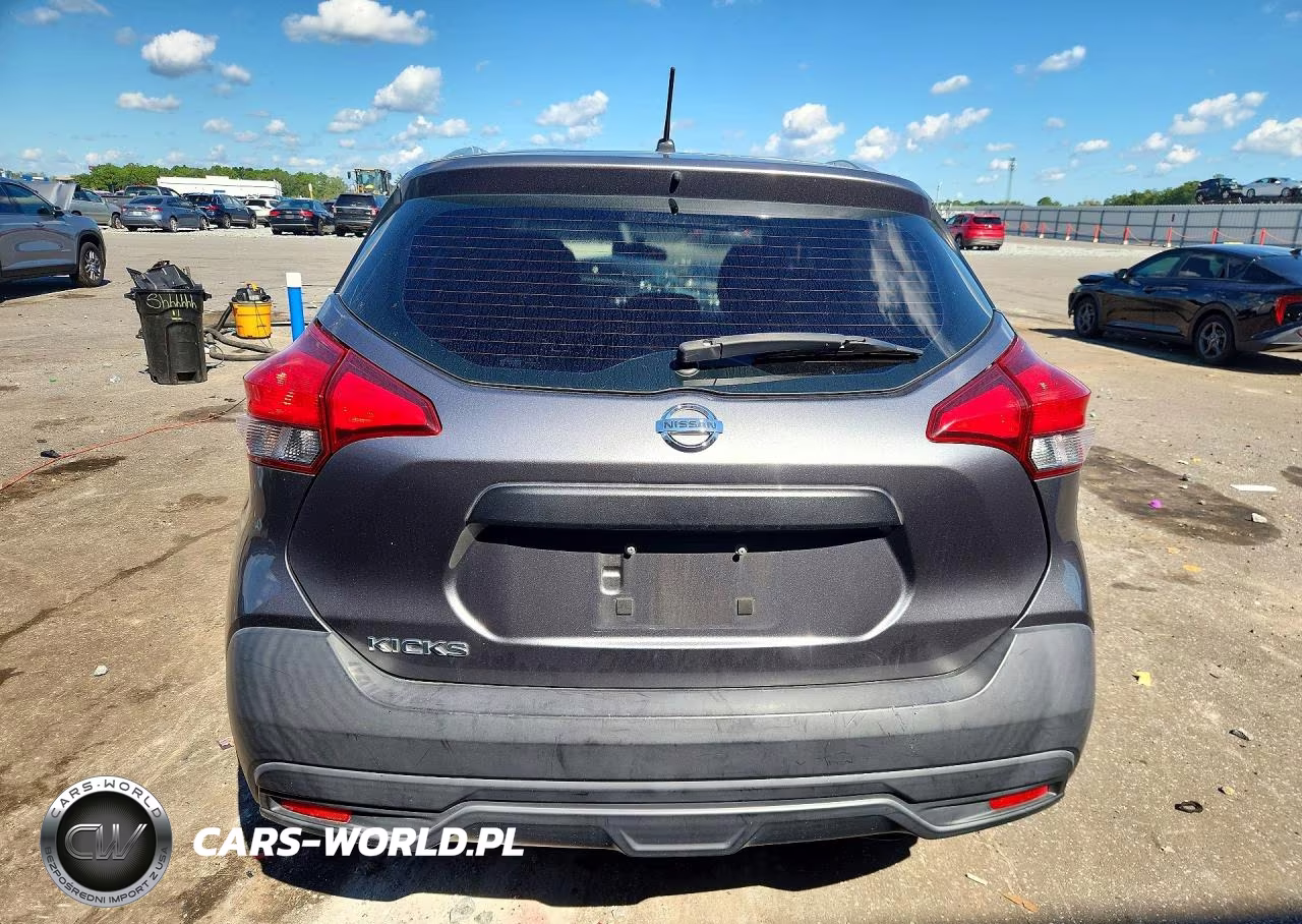 2019 Nissan Kicks S VIN:3N1CP5CU4KL560097 - 6