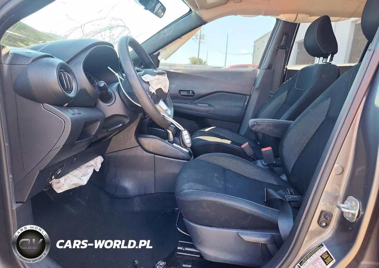 2019 Nissan Kicks S VIN:3N1CP5CU4KL560097 - 7