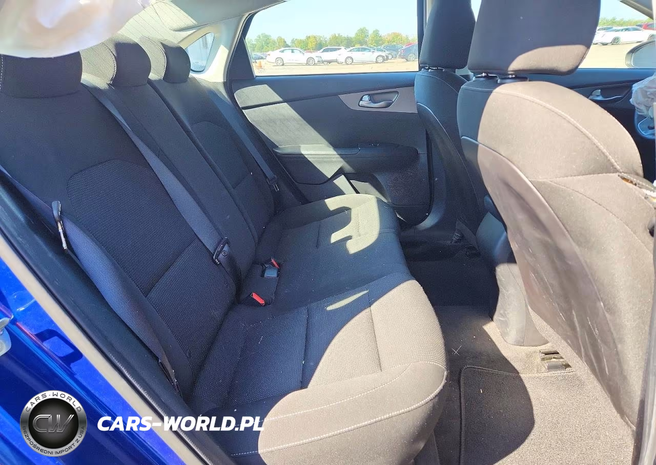 2021 Kia Forte Lxs VIN:3KPF24AD2ME345024 - 10