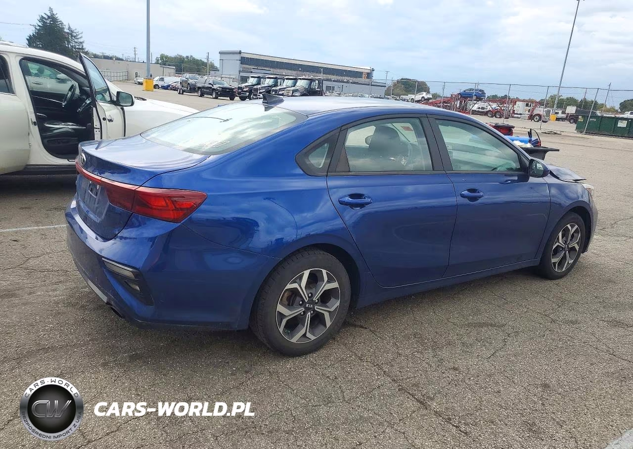 2020 Kia Forte Lxs VIN:3KPF24AD3LE210777 - 3