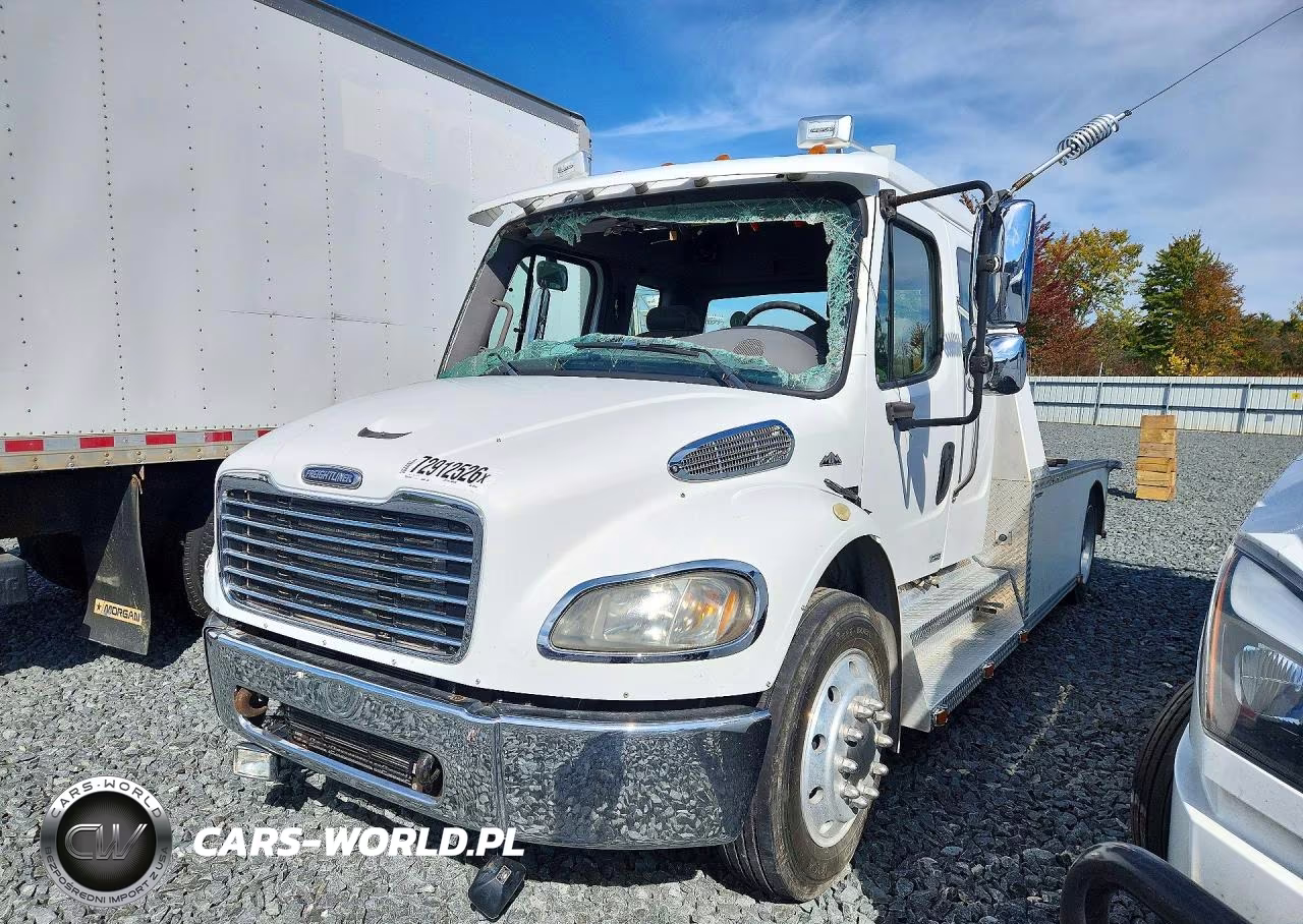 2007 Freightliner Business Class M2 Semi Truck