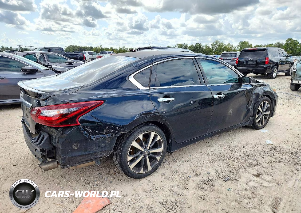 2017 Nissan Altima 2.5 Sr VIN:1N4AL3AP3HN329353 - 3