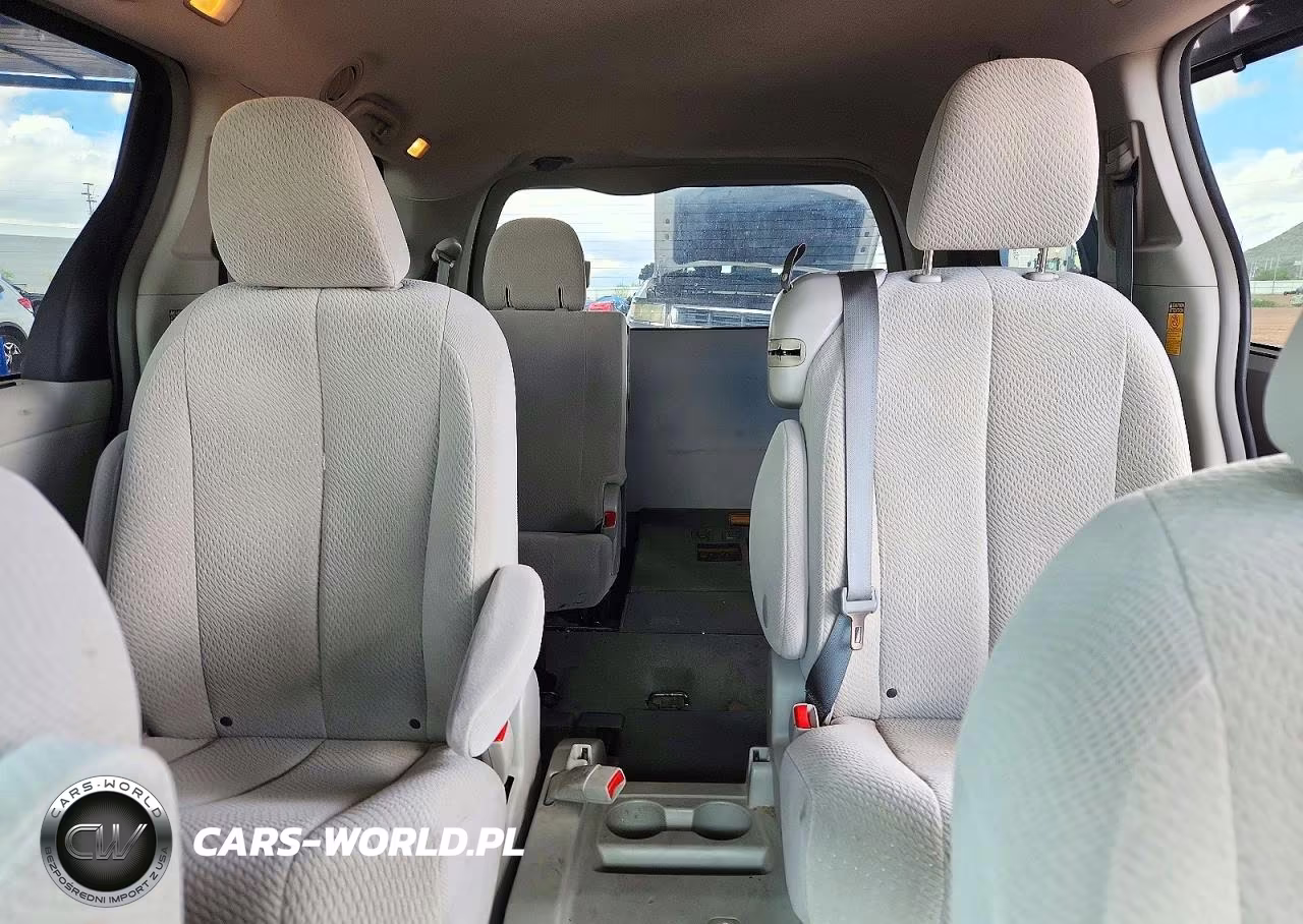 2014 Toyota Sienna Le VIN:5TDKK3DC3ES438881 - 10