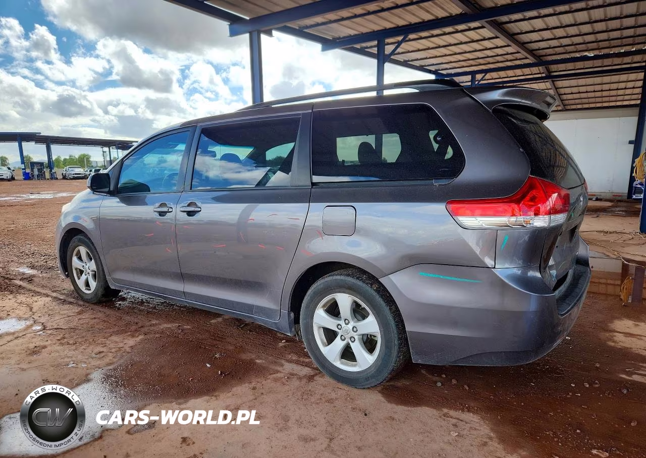 2014 Toyota Sienna Le VIN:5TDKK3DC3ES438881 - 2