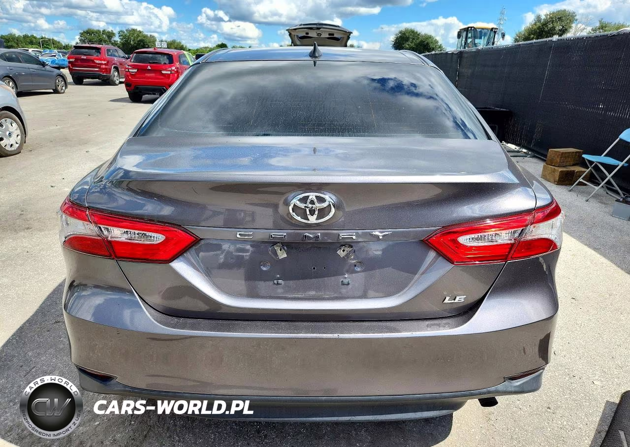 2018 Toyota Camry Le VIN:4T1B11HK2JU567849 - 6