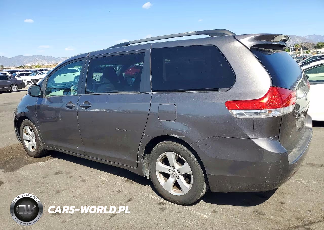 2014 Toyota Sienna Le VIN:5TDKK3DC4ES443216 - 2