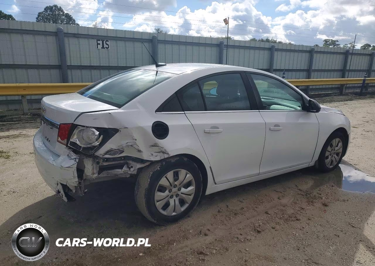 2012 Chevrolet Cruze Ls VIN:1G1PC5SH7C7383073 - 3