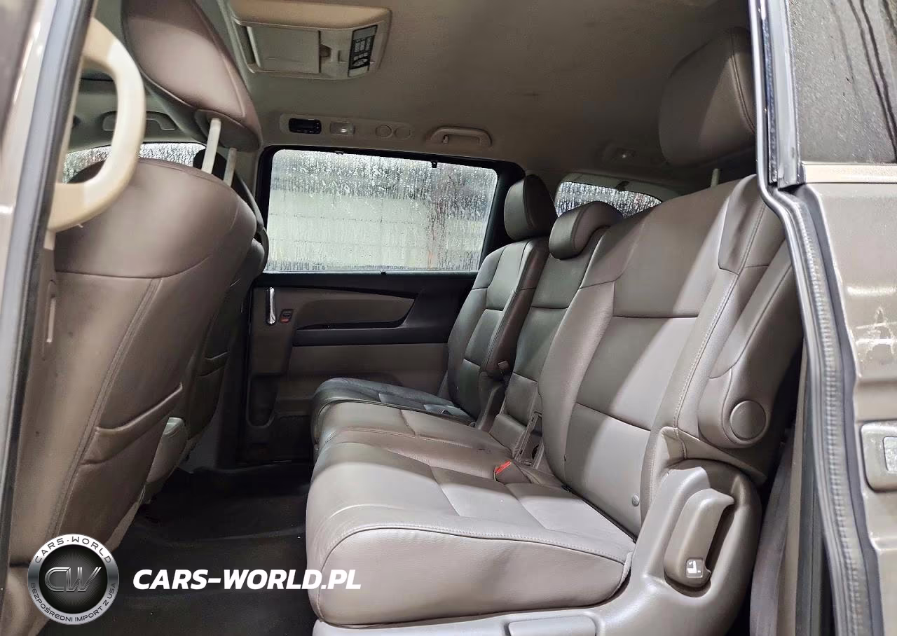 2016 Honda Odyssey Touring VIN:5FNRL5H94GB041662 - 11