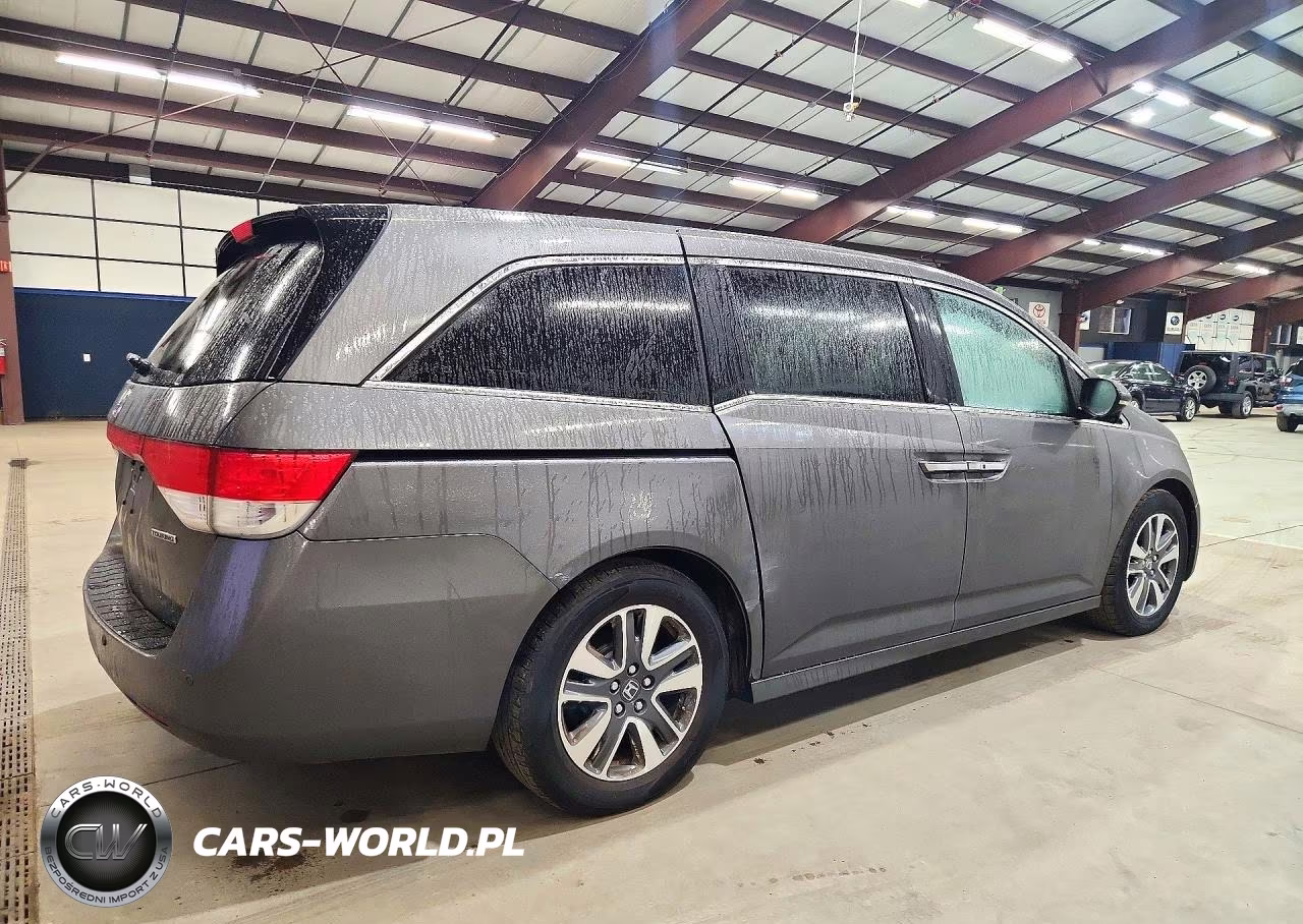 2016 Honda Odyssey Touring VIN:5FNRL5H94GB041662 - 3