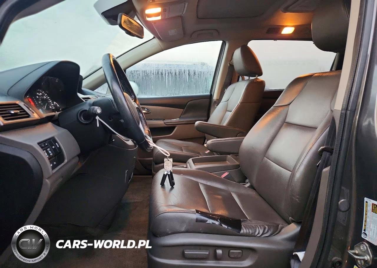 2016 Honda Odyssey Touring VIN:5FNRL5H94GB041662 - 7