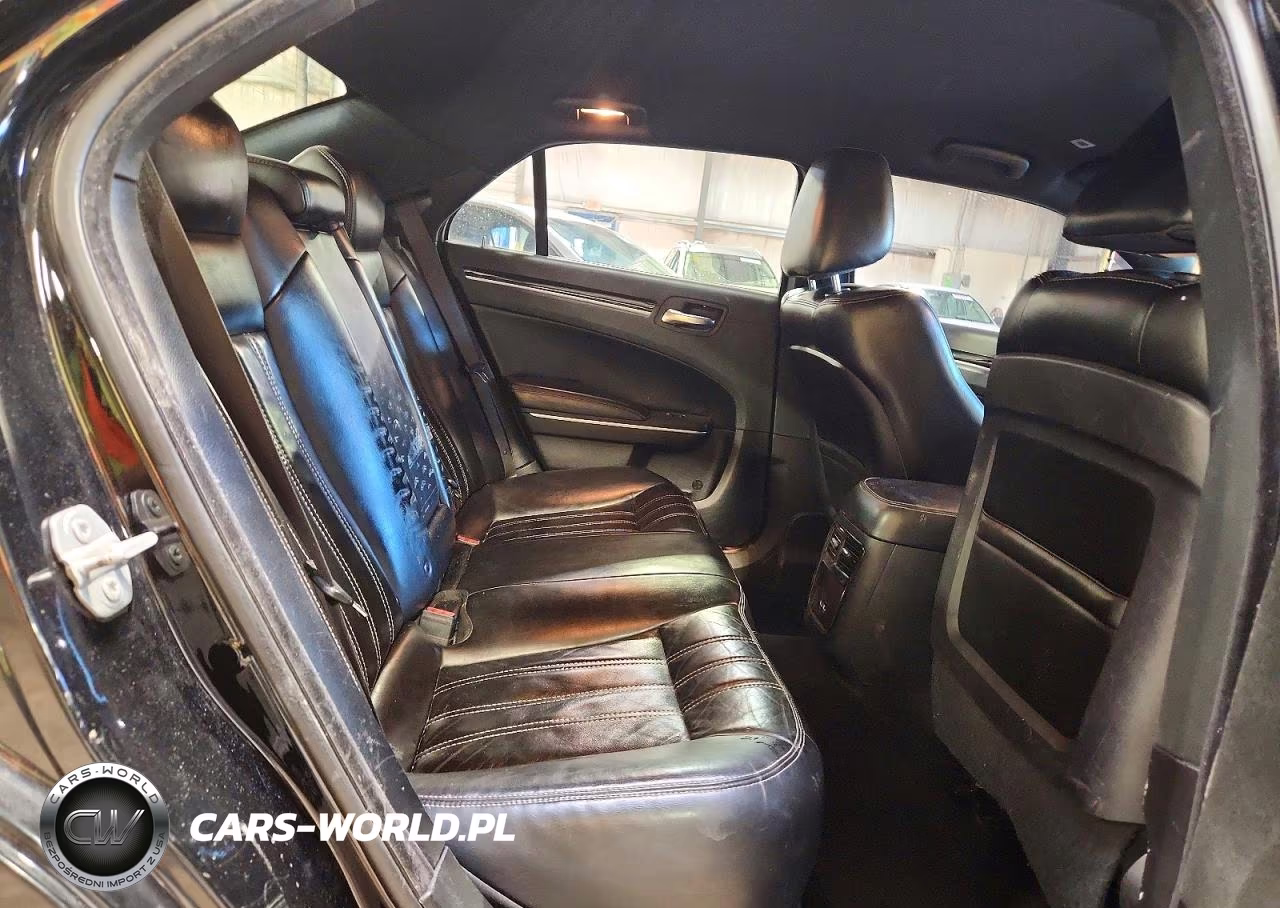 2021 Chrysler 300 S VIN:2C3CCABG9MH546077 - 10