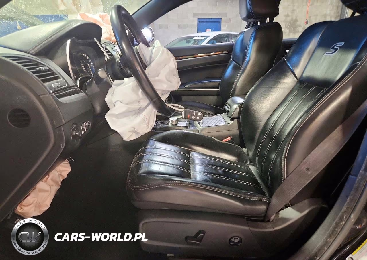 2021 Chrysler 300 S VIN:2C3CCABG9MH546077 - 7