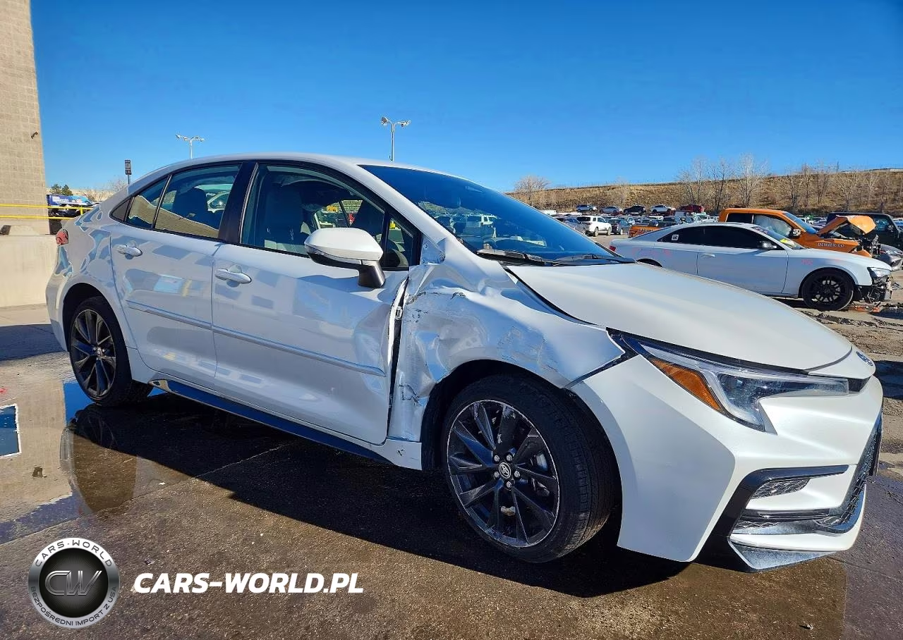 2025 Toyota Corolla Le VIN:JTDBCMFE9S3099557 - 4