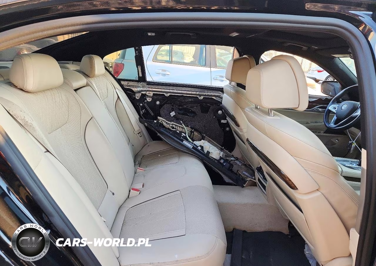 2018 BMW 750 Xi VIN:WBA7F2C5XJG424405 - 10