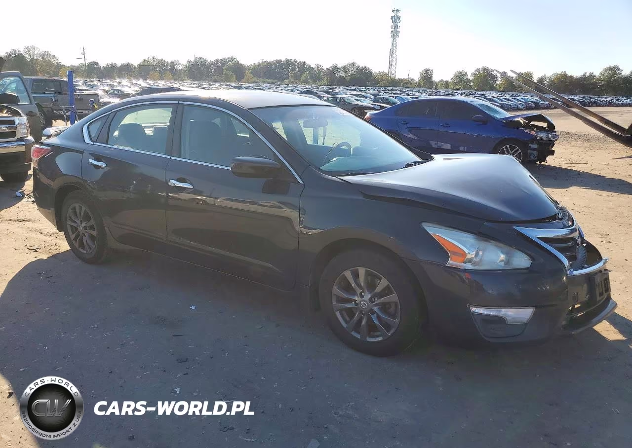 2015 Nissan Altima 2.5 S VIN:1N4AL3AP3FN402735 - 4