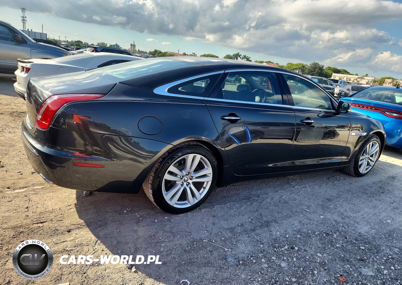 2011 Jaguar Xjl VIN:SAJWA2GB9BLV08044 - 3