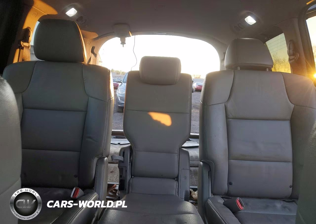 2014 Honda Odyssey Touring VIN:5FNRL5H92EB136461 - 10