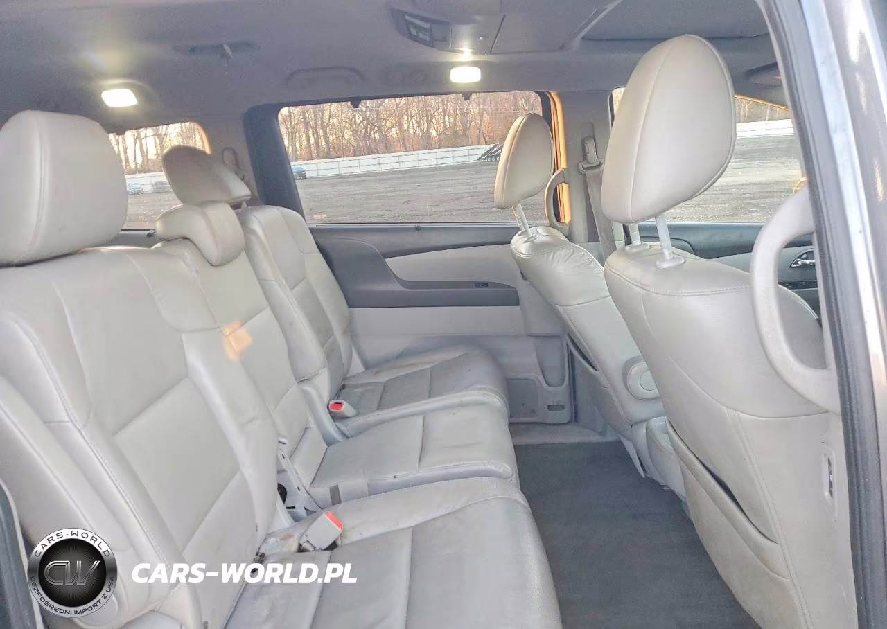 2014 Honda Odyssey Touring VIN:5FNRL5H92EB136461 - 11