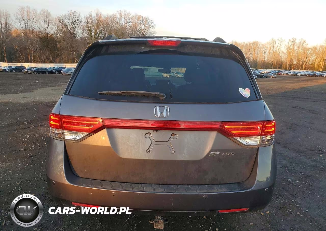 2014 Honda Odyssey Touring VIN:5FNRL5H92EB136461 - 6