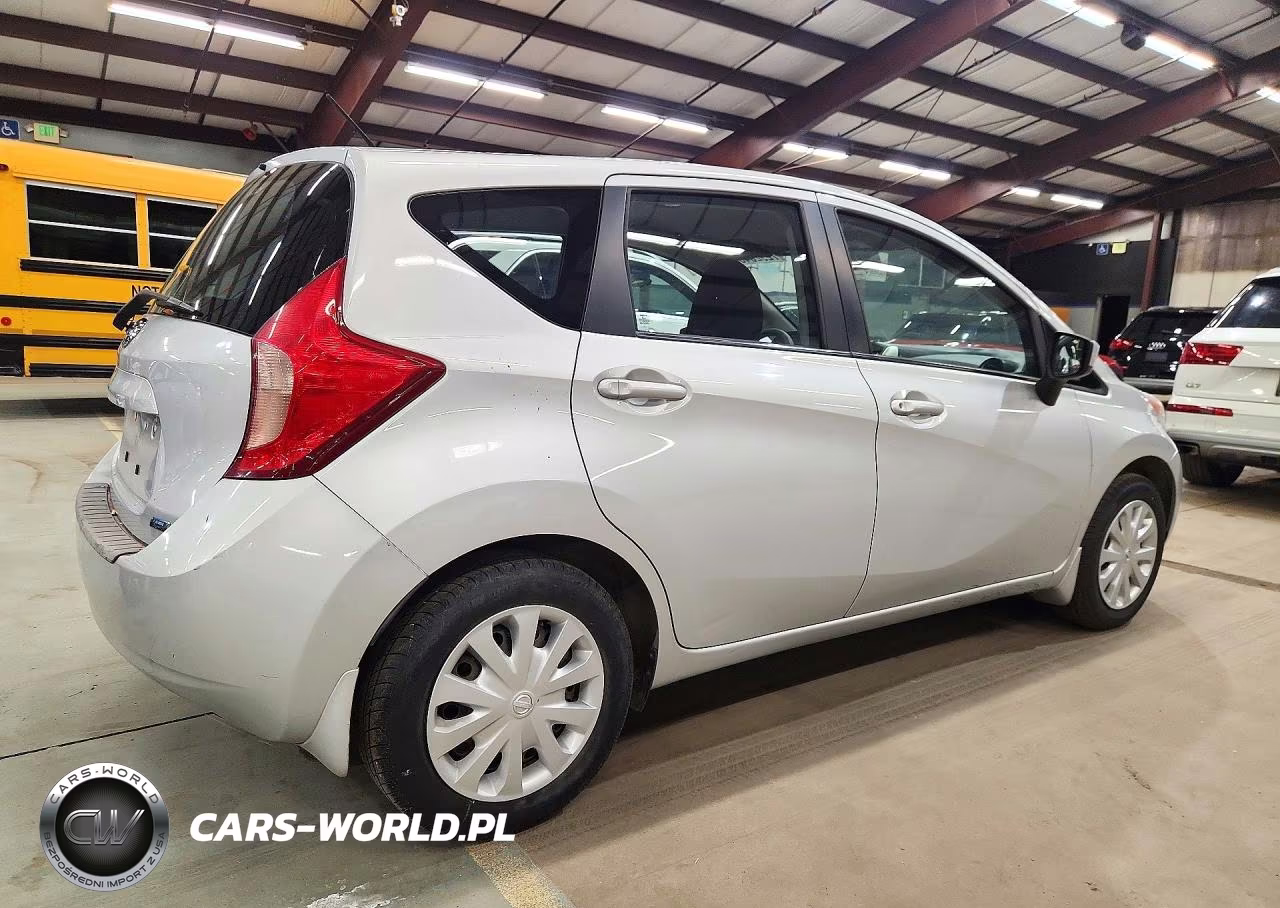 2015 Nissan Versa Note S Plus VIN:3N1CE2CP8FL445006 - 3
