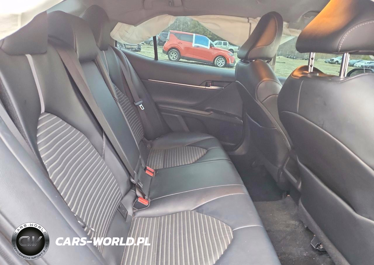 2020 Toyota Camry Se VIN:4T1G11AK9LU374827 - 10