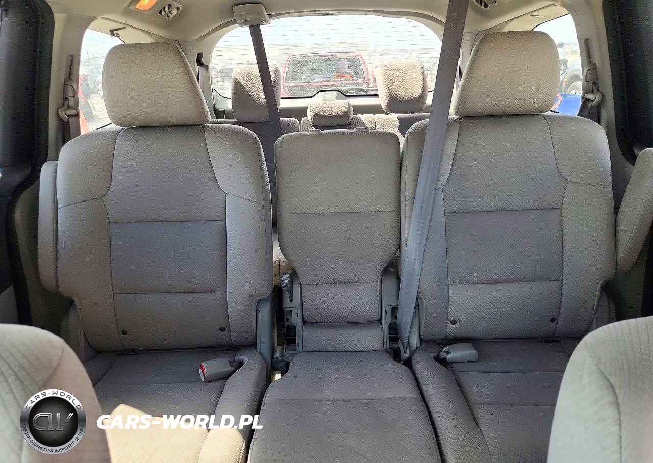 2015 Honda Odyssey Se VIN:5FNRL5H30FB501748 - 10