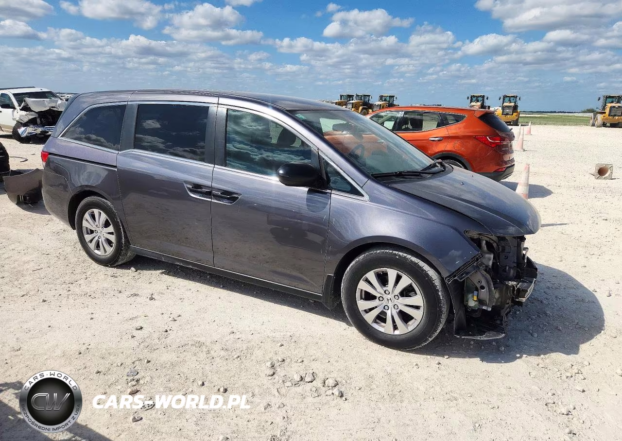 2015 Honda Odyssey Se VIN:5FNRL5H30FB501748 - 4