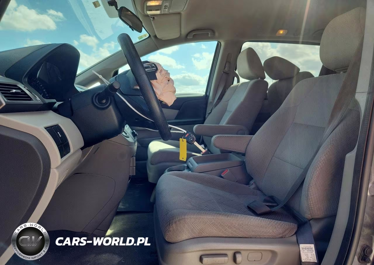 2015 Honda Odyssey Se VIN:5FNRL5H30FB501748 - 7