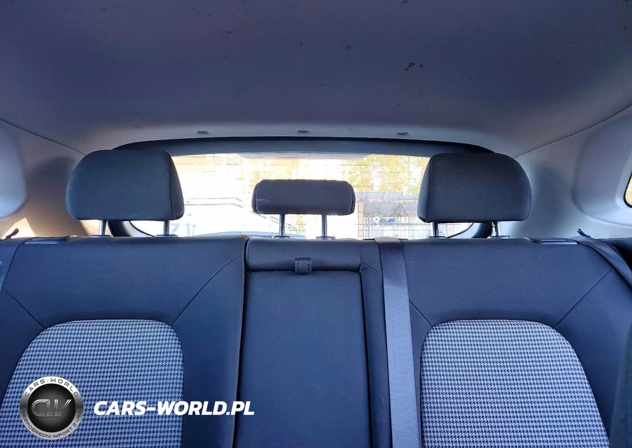 2019 Hyundai Kona Se VIN:KM8K12AA1KU261136 - 10