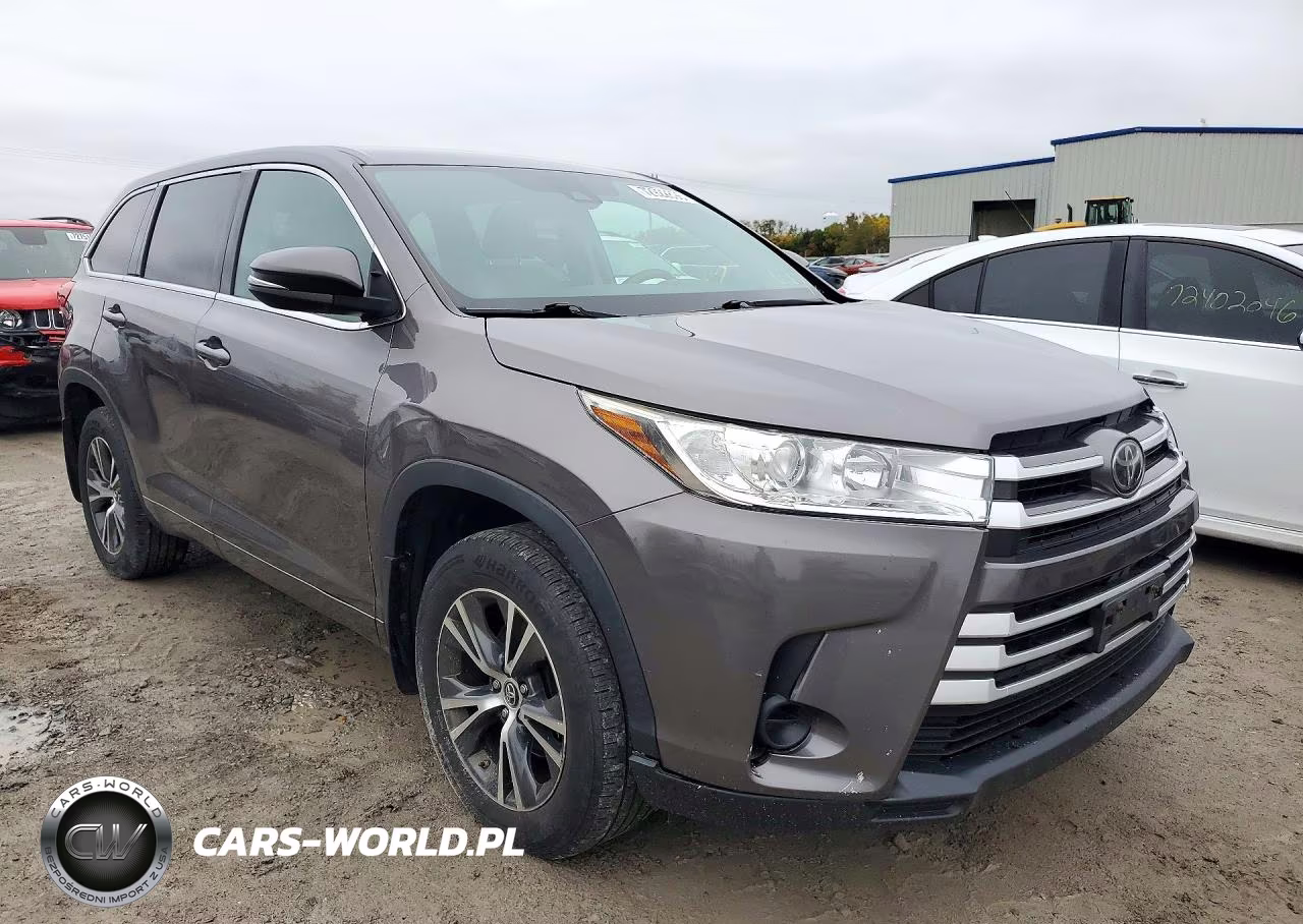 2017 Toyota Highlander Le VIN:5TDBZRFH0HS439921 - 4