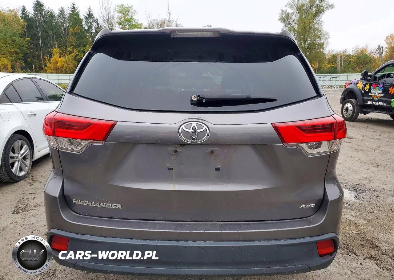 2017 Toyota Highlander Le VIN:5TDBZRFH0HS439921 - 6