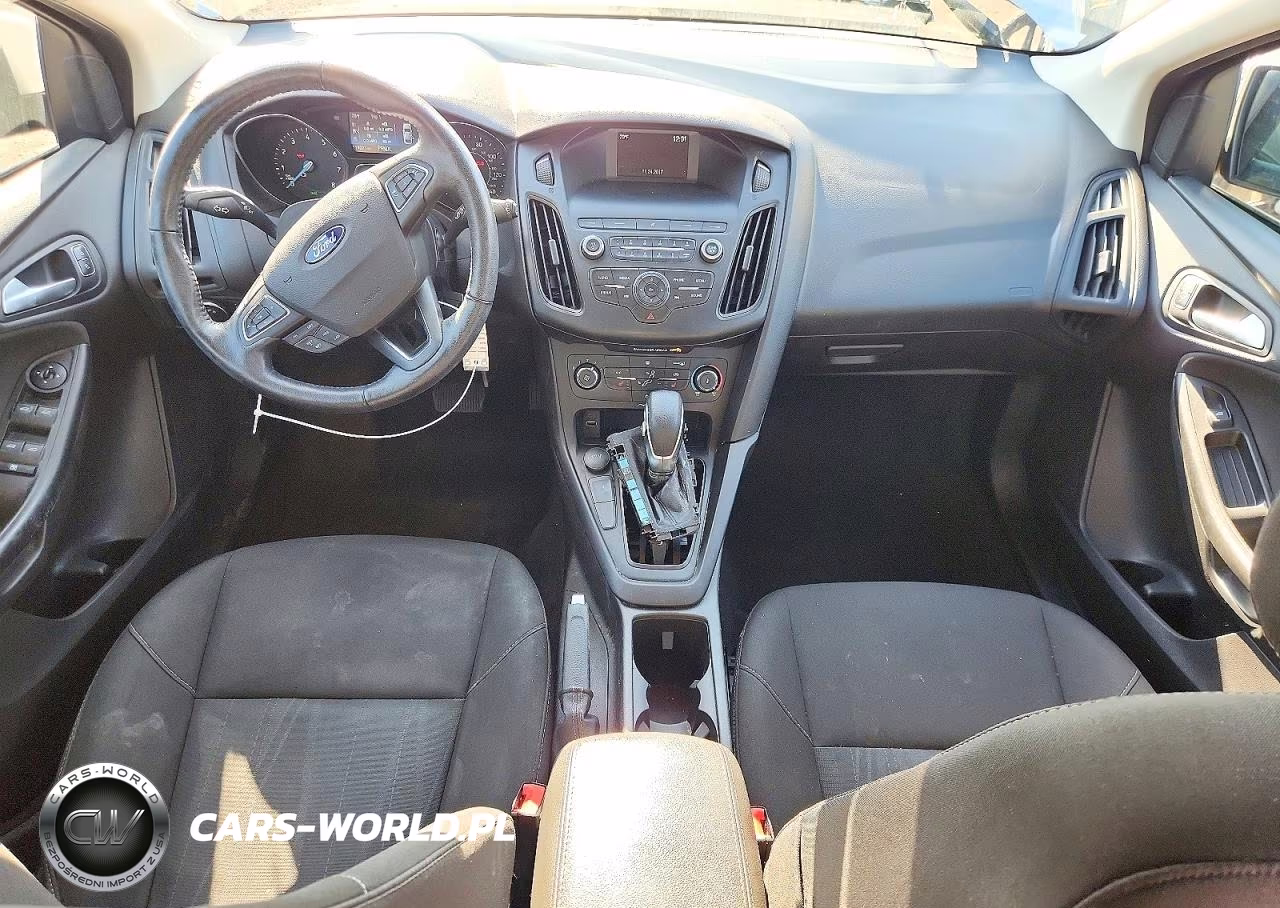 2018 Ford Focus Se VIN:1FADP3K21JL233789 - 8