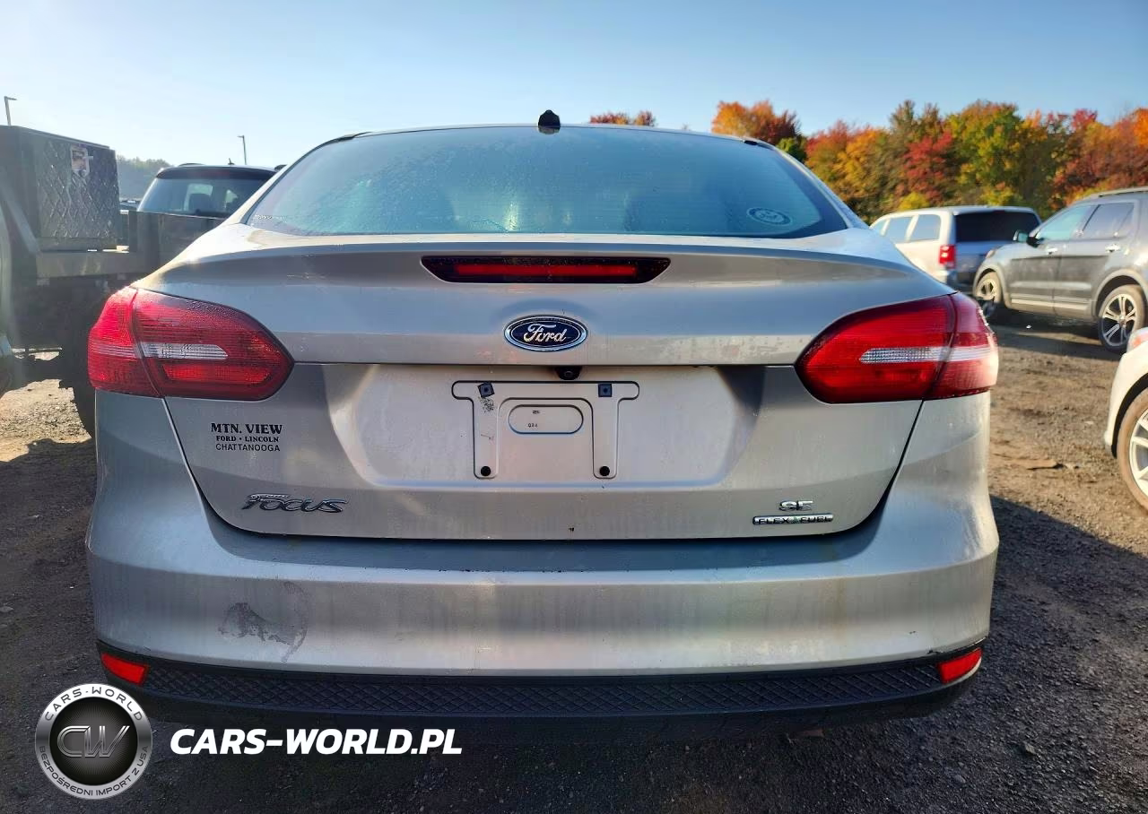 2015 Ford Focus Se VIN:1FADP3F22FL227288 - 6