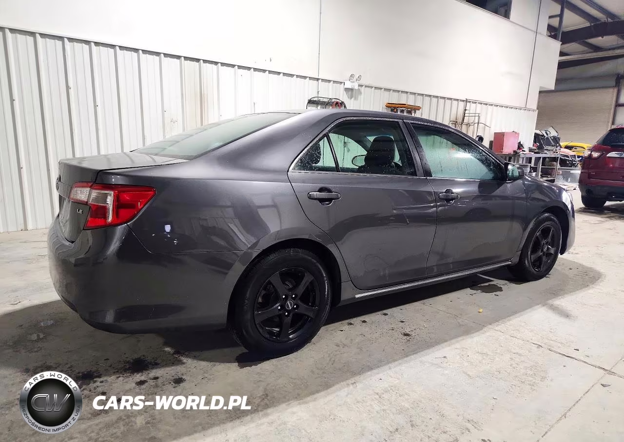 2014 Toyota Camry Le VIN:4T4BF1FK7ER343914 - 3